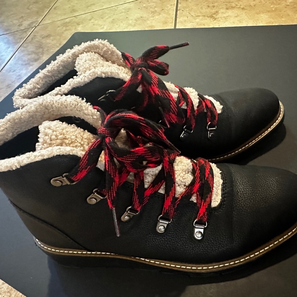 Dr Scholl’s So Cozy Ankle Boots